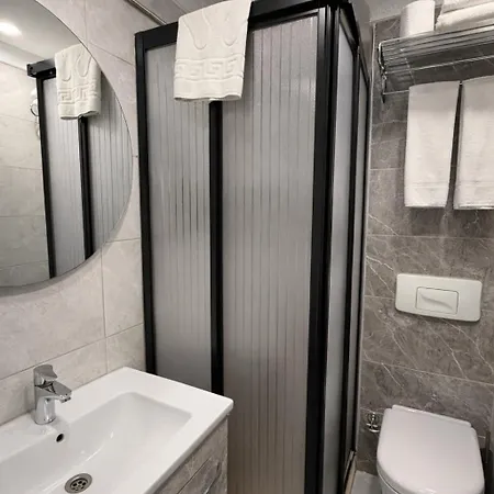 Peak Star Otel 3*