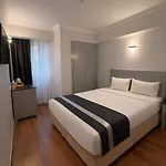 Peak Star Hotell