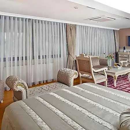 Peak Star Hotel 3*